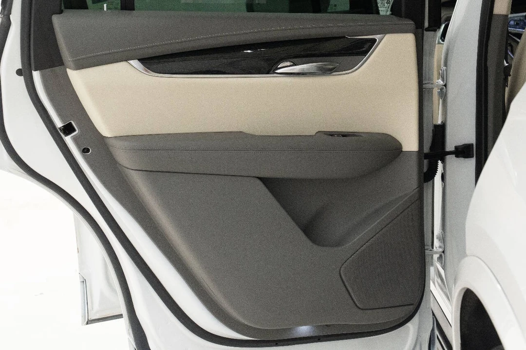 2020 Cadillac XT6 - Image 19 of 31