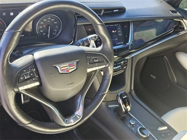 2020 Cadillac XT6 - Image 15 of 21