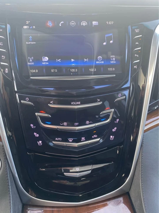 2020 Cadillac Escalade 4th Gen - Image 15 of 18