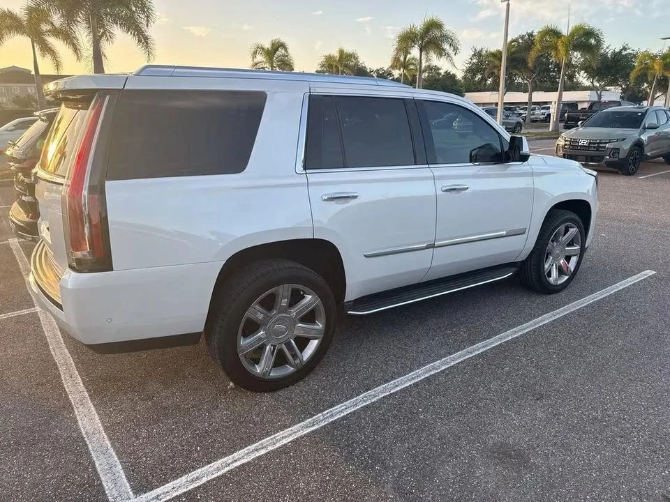 2020 Cadillac Escalade 4th Gen - Image 2 of 4