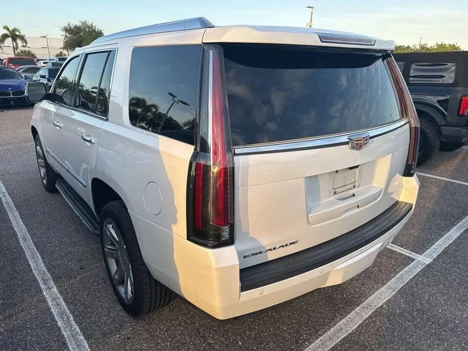 2020 Cadillac Escalade 4th Gen - Image 3 of 4