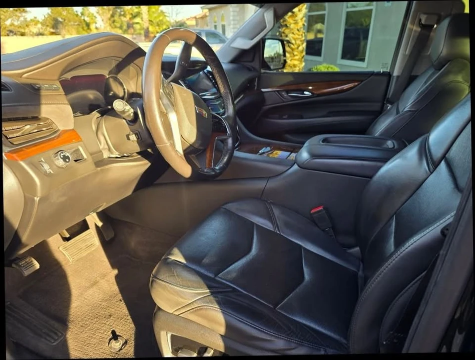 2020 Cadillac Escalade 4th Gen - Image 9 of 17