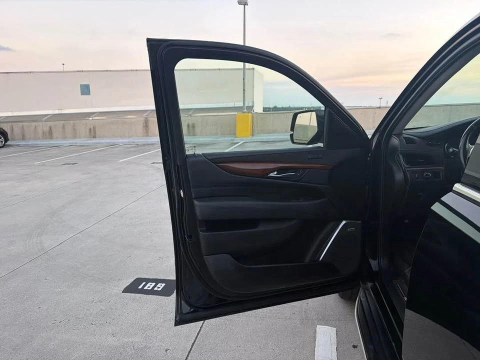 2020 Cadillac Escalade 4th Gen - Image 9 of 14