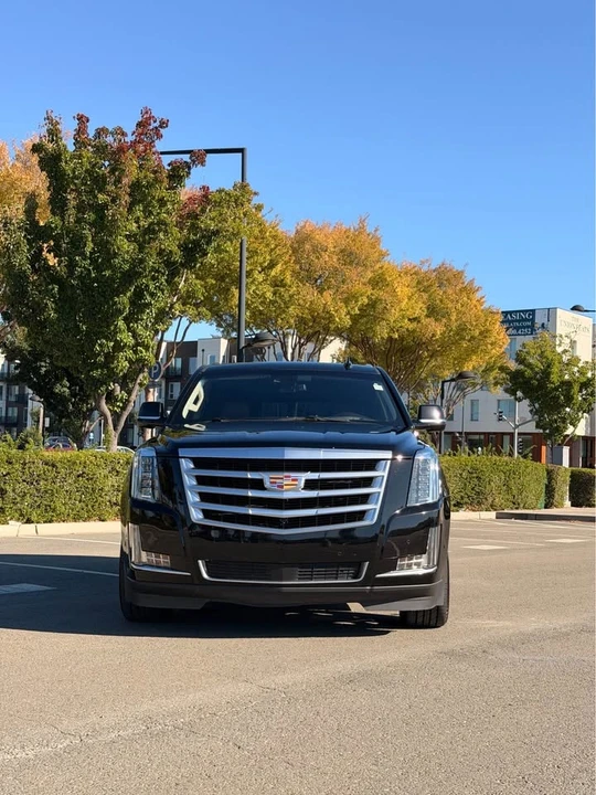 2020 Cadillac Escalade 4th Gen - Image 2 of 13