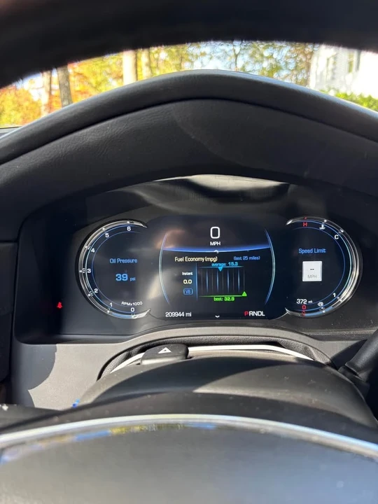 2020 Cadillac Escalade 4th Gen - Image 7 of 10
