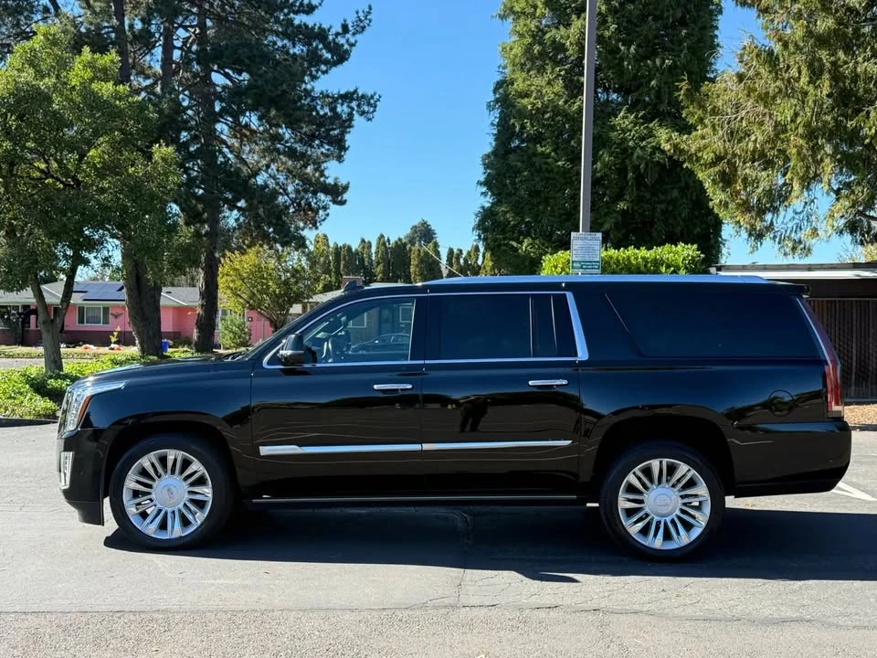 2020 Cadillac Escalade 4th Gen - Image 2 of 19