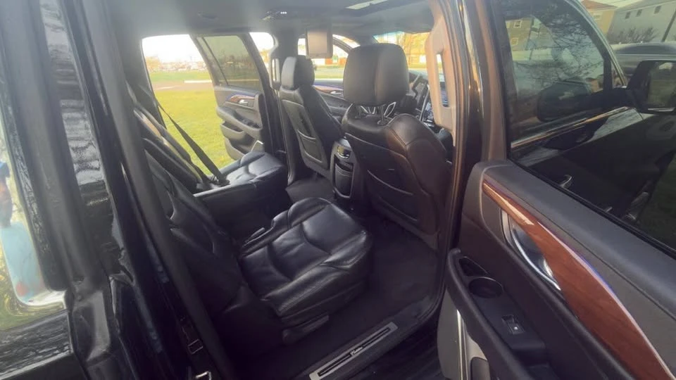 2020 Cadillac Escalade 4th Gen - Image 17 of 19