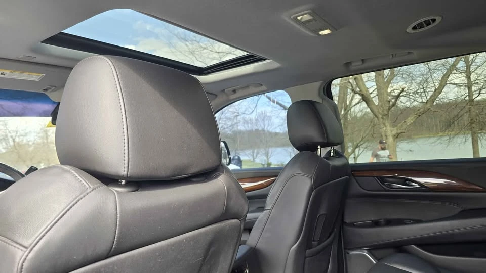 2020 Cadillac Escalade 4th Gen - Image 9 of 11