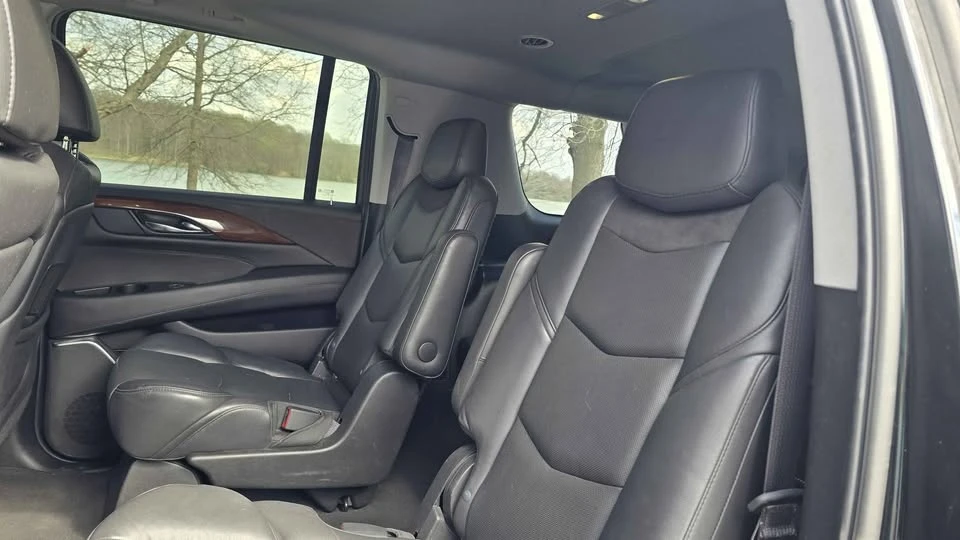 2020 Cadillac Escalade 4th Gen - Image 8 of 11