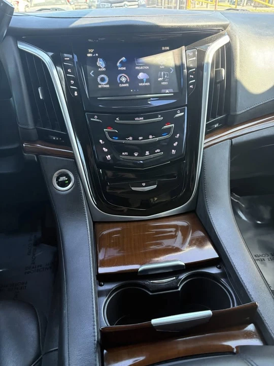 2020 Cadillac Escalade 4th Gen - Image 17 of 20