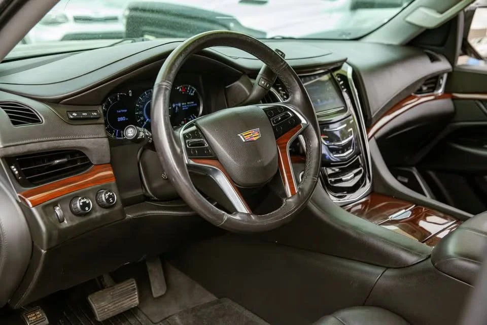 2020 Cadillac Escalade 4th Gen - Image 8 of 18