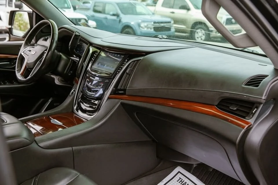 2020 Cadillac Escalade 4th Gen - Image 9 of 18