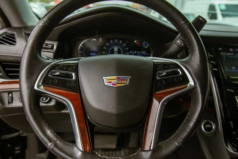 2020 Cadillac Escalade 4th Gen - Image 14 of 18