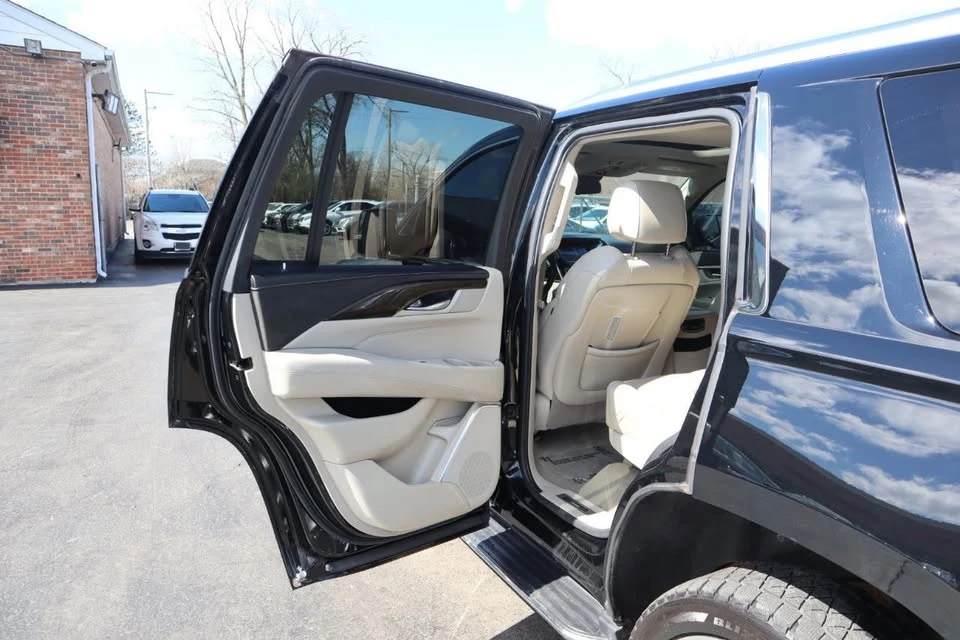 2020 Cadillac Escalade 4th Gen - Image 17 of 20