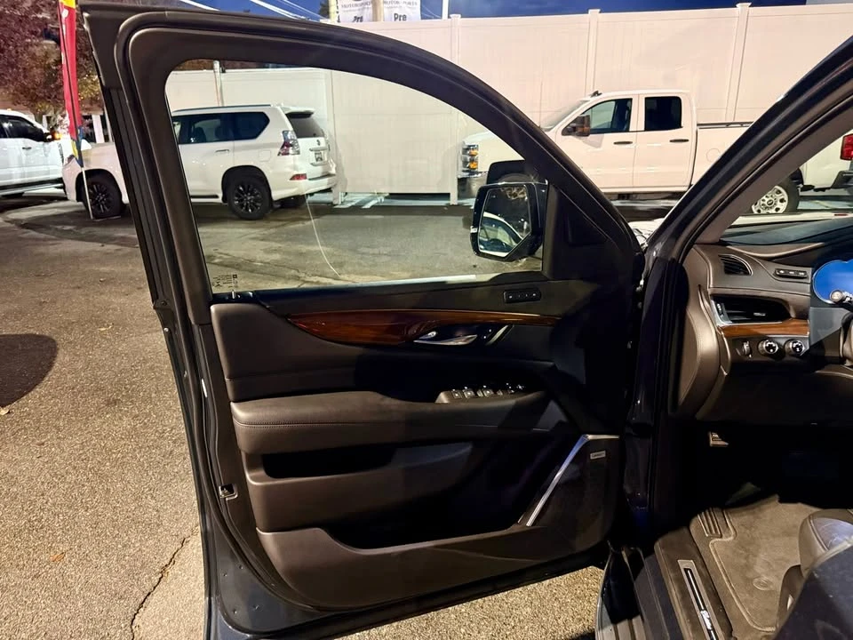 2020 Cadillac Escalade 4th Gen - Image 9 of 16
