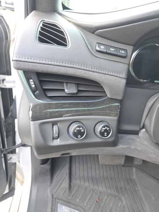 2020 Cadillac Escalade 4th Gen - Image 8 of 10