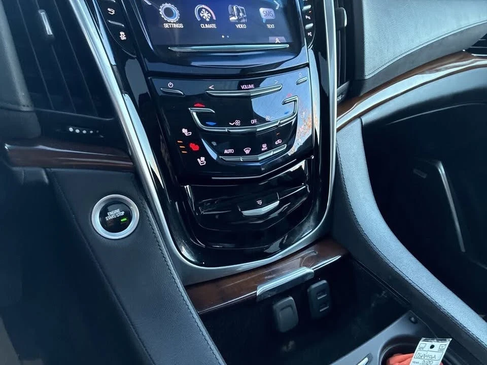 2020 Cadillac Escalade 4th Gen - Image 10 of 14