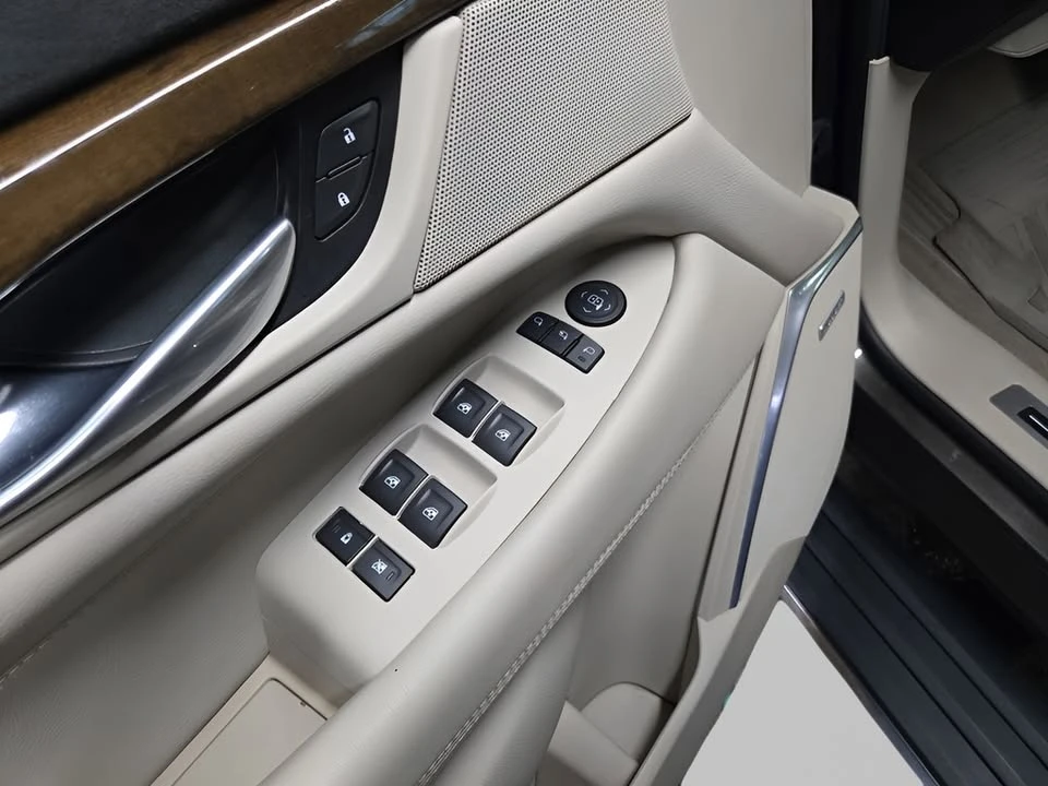 2020 Cadillac Escalade 4th Gen - Image 18 of 19