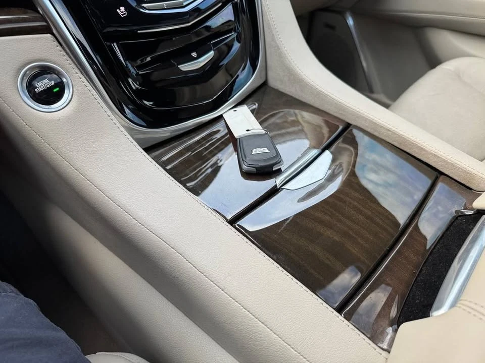 2020 Cadillac Escalade 4th Gen - Image 18 of 20