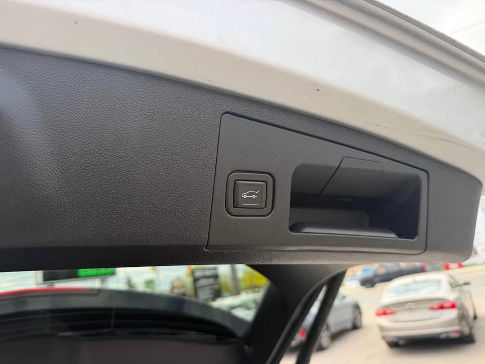 2020 Cadillac XT4 - Image 16 of 20