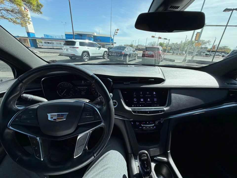 2020 Cadillac XT5 - Image 5 of 10