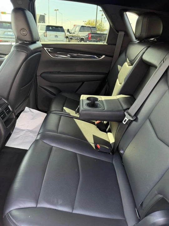 2020 Cadillac XT5 - Image 9 of 10