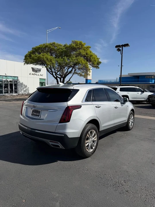2020 Cadillac XT5 - Image 2 of 10
