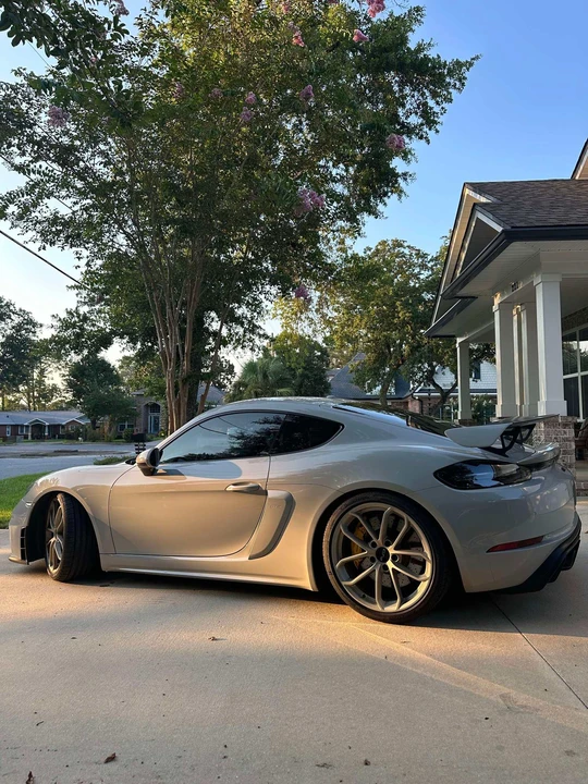 2020 Porsche 718 Cayman GT4 - Image 4 of 10