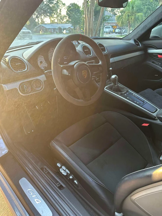 2020 Porsche 718 Cayman GT4 - Image 8 of 10