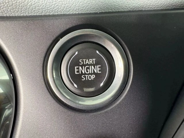2020 Chevrolet Blazer - Image 18 of 21