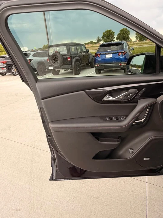 2020 Chevrolet Blazer - Image 8 of 13