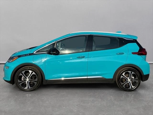 2020 Chevrolet - Image 2 of 24