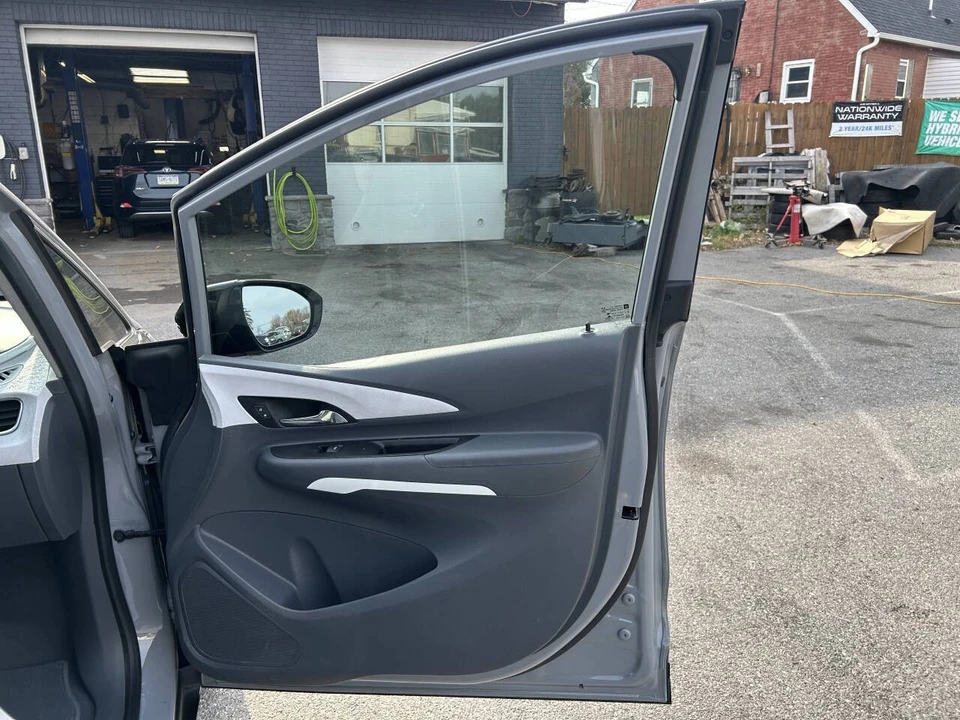 2020 Chevrolet - Image 7 of 10