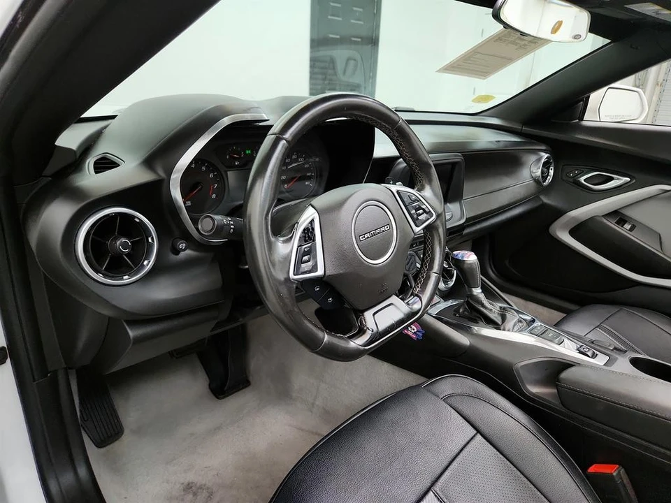 2020 Chevrolet - Image 13 of 31