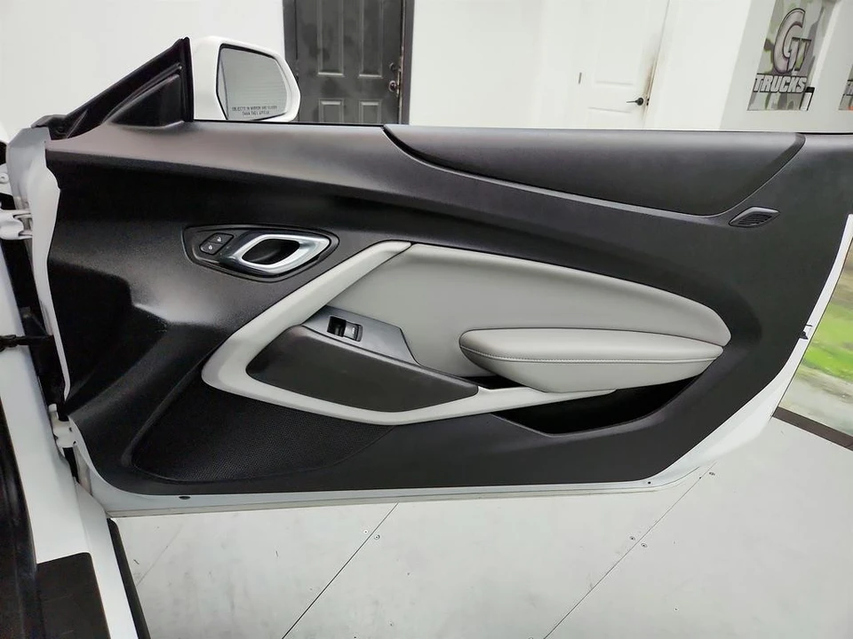 2020 Chevrolet Camaro 6th Gen - Image 25 of 31