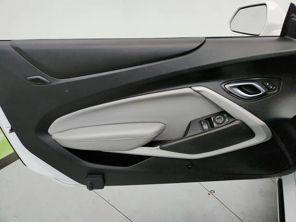2020 Chevrolet Camaro 6th Gen - Image 21 of 31
