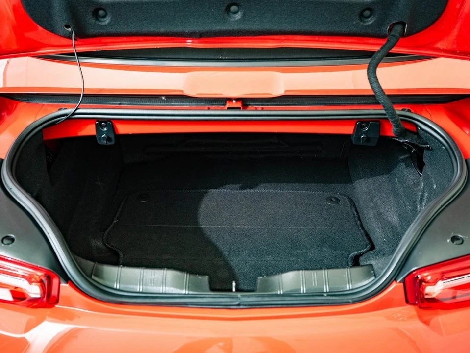 2020 Chevrolet Camaro 6th Gen - Image 18 of 21
