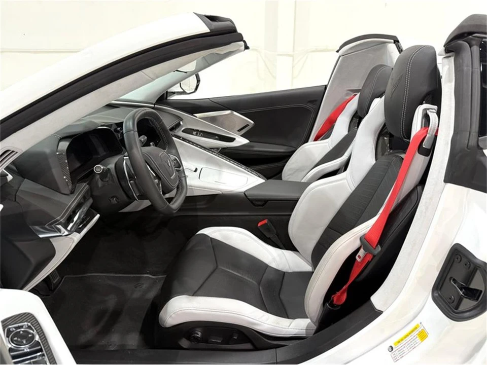 2020 Chevrolet Corvette C8 - Image 17 of 31
