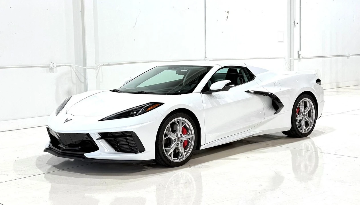 2020 Chevrolet Corvette C8 - Image 2 of 31