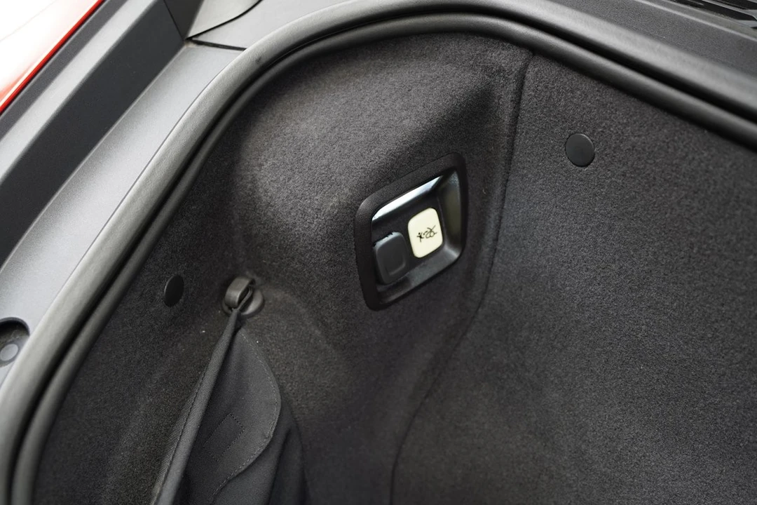 2020 Chevrolet Corvette - Image 18 of 31