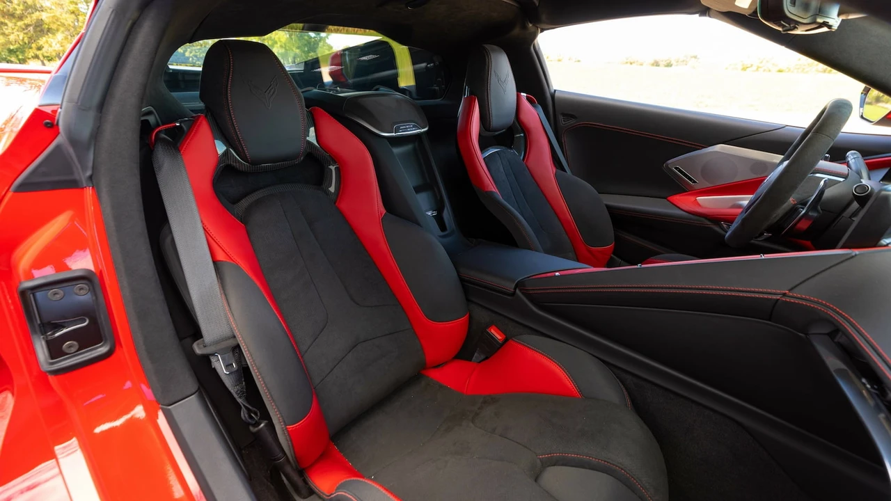2020 Chevrolet Corvette C8 - Image 16 of 31