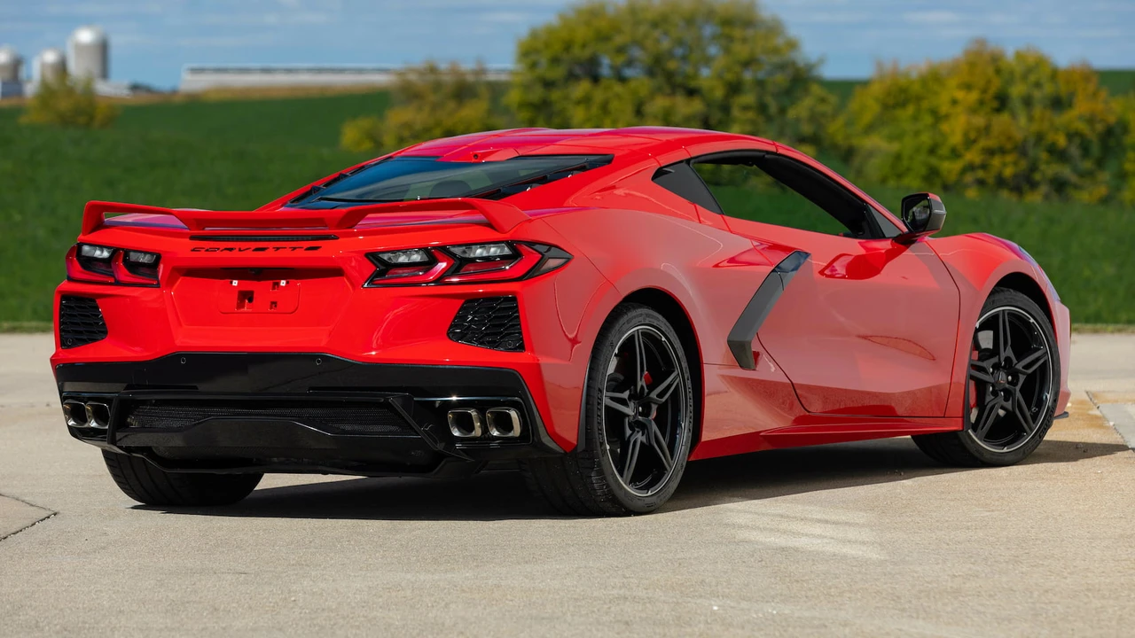 2020 Chevrolet Corvette C8 - Image 3 of 31