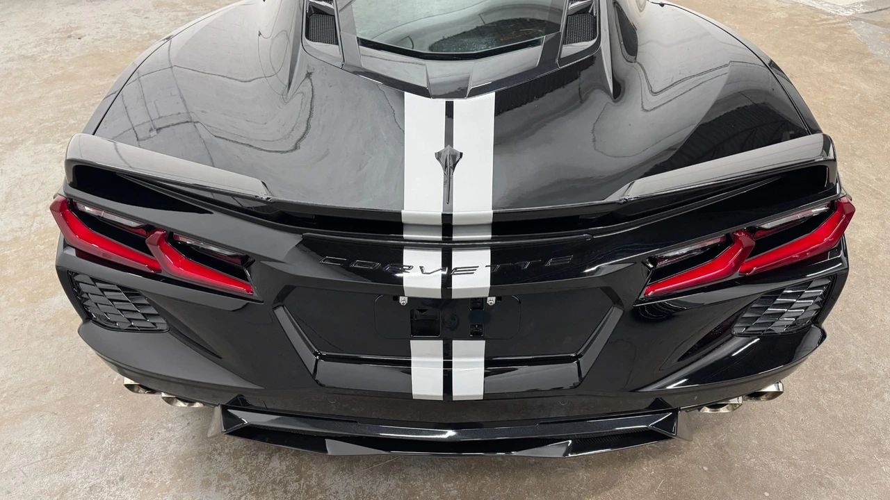 2020 Chevrolet Corvette C8 - Image 13 of 31