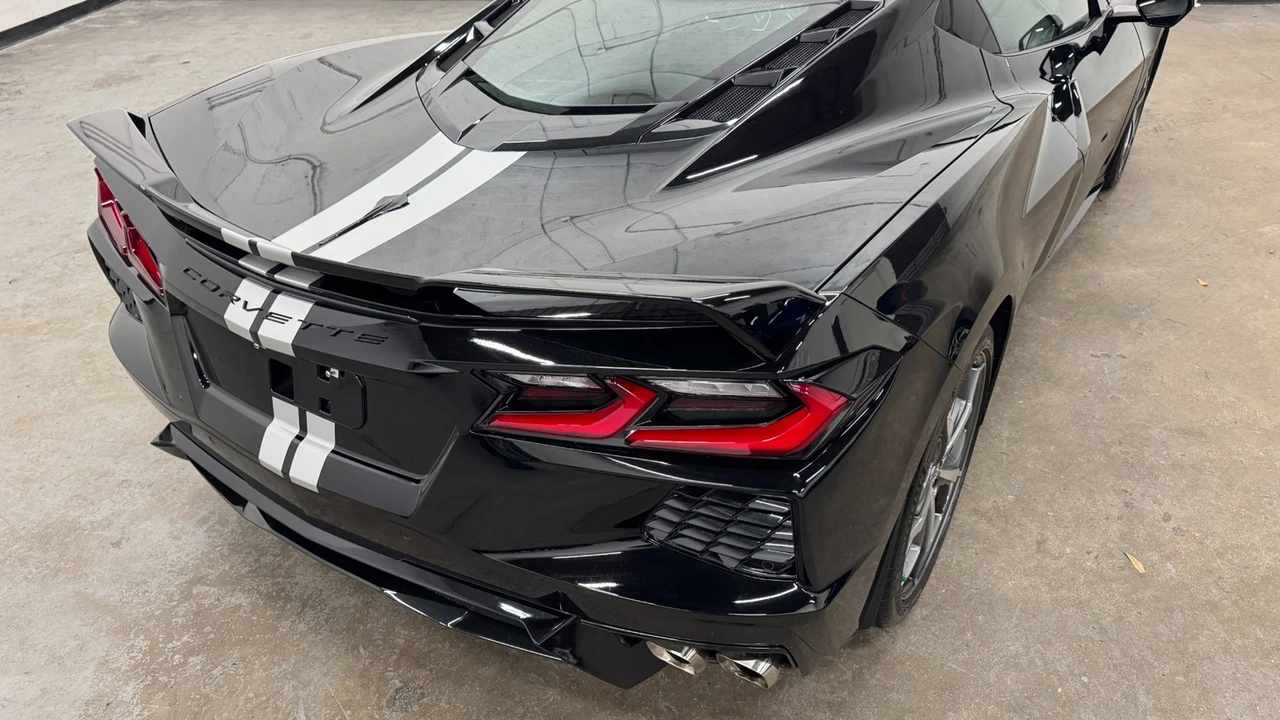 2020 Chevrolet Corvette C8 - Image 10 of 31