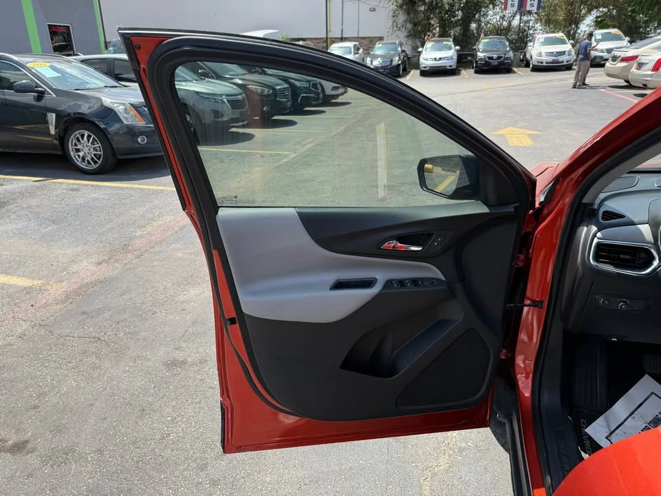 2020 Chevrolet Equinox - Image 14 of 20