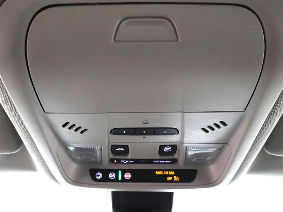 2020 Chevrolet Equinox - Image 24 of 31