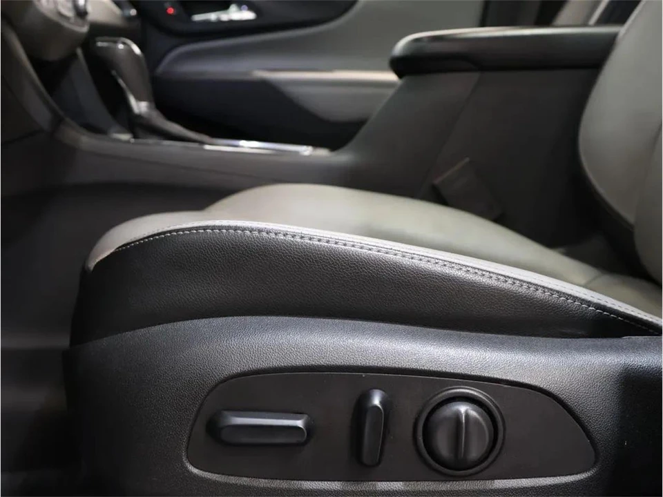 2020 Chevrolet Equinox - Image 15 of 31