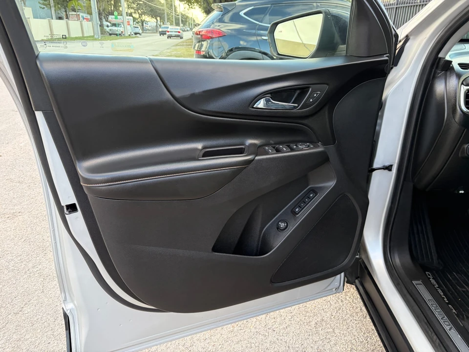 2020 Chevrolet Equinox - Image 16 of 21