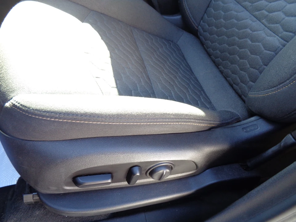 2020 Chevrolet Equinox - Image 12 of 21