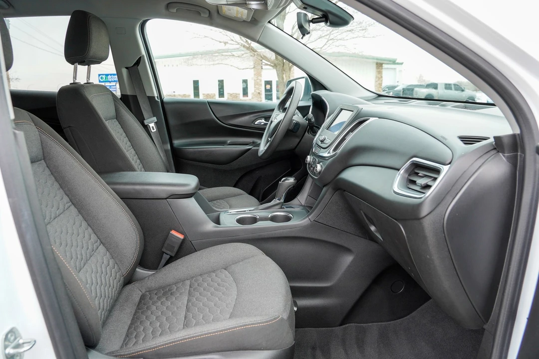 2020 Chevrolet Equinox - Image 13 of 21